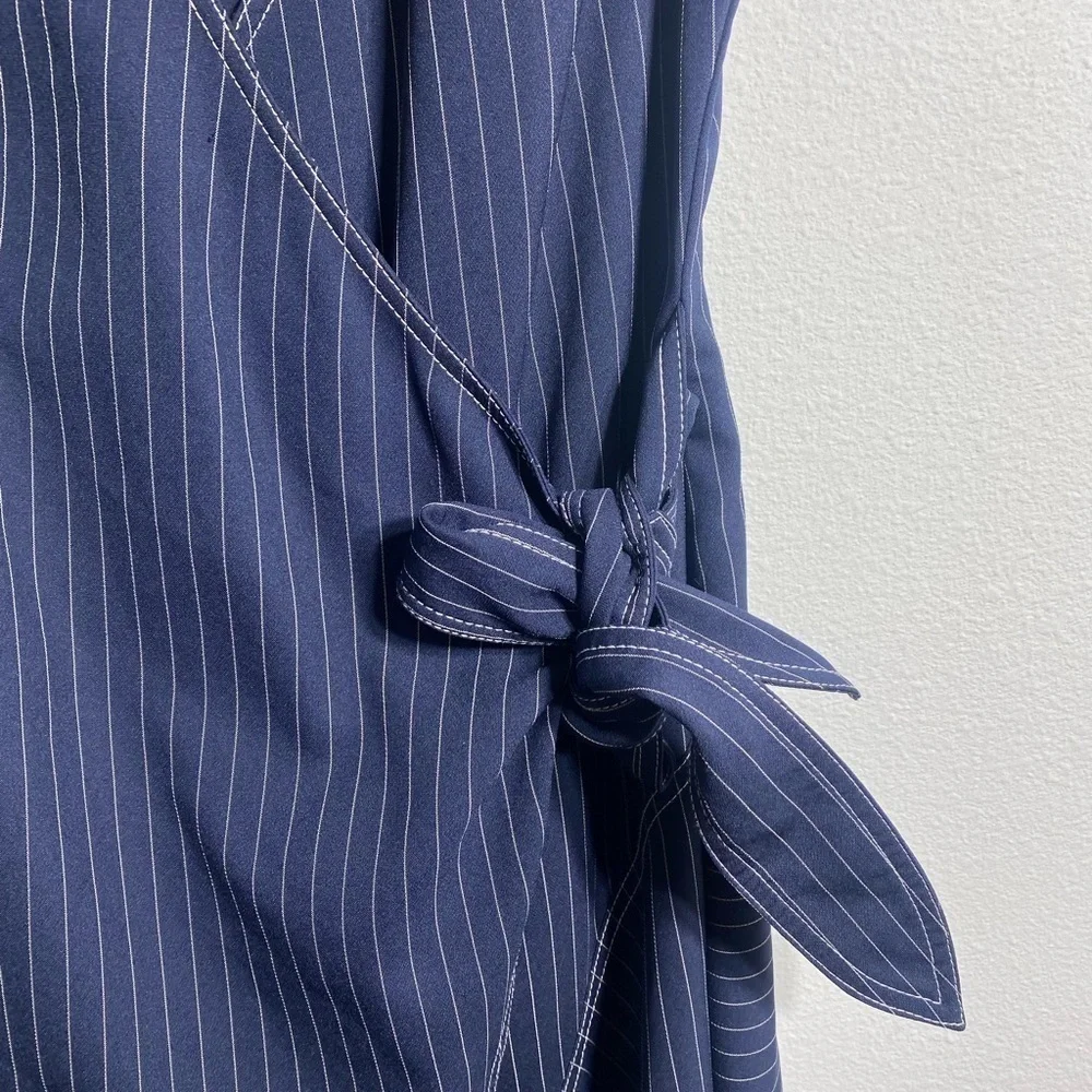 Elliatt “lady” Navy Striped Crepe Dress - Picture 3 of 11